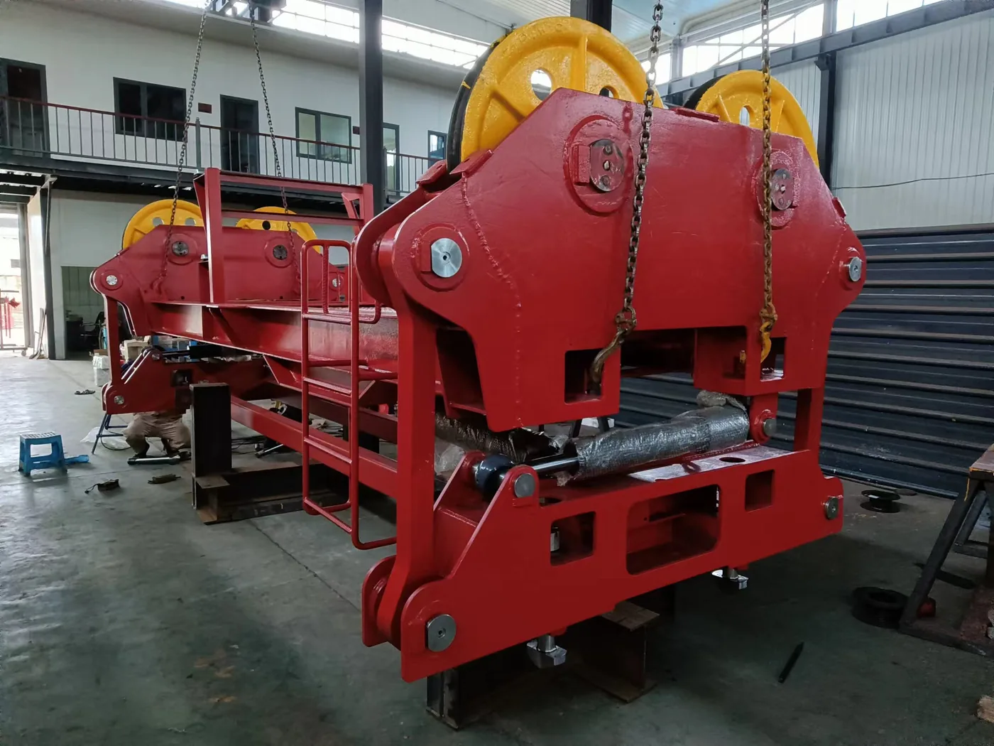Pulley-Type Hydraulic Traversing Headblock