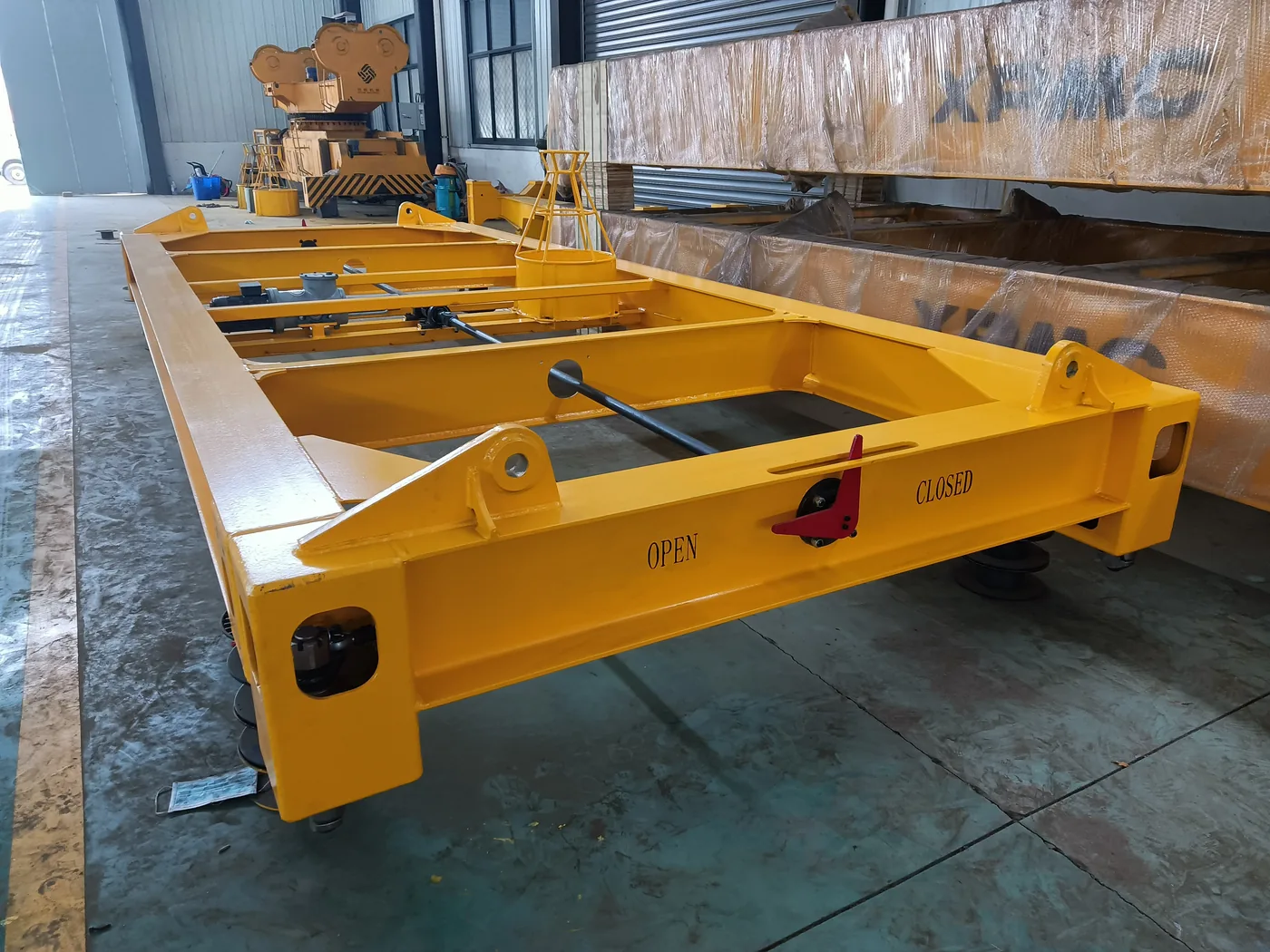 Semi-Automatic Container Spreader